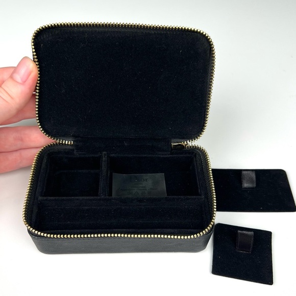 Dior Black and Gold Cosmetic Bag - Picture 5 of 7